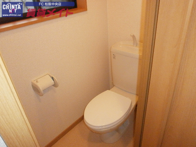 トイレ　同型参考写真