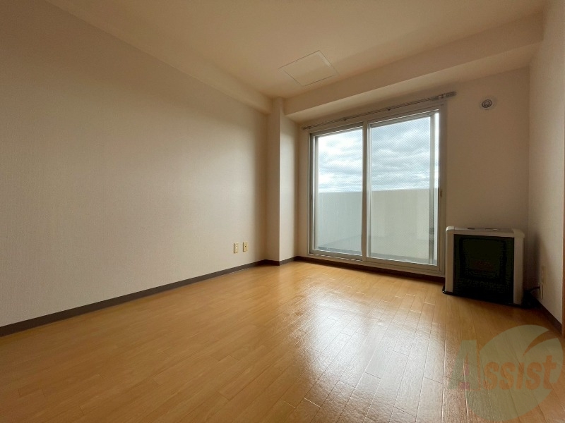 居室・リビング　広くてキレイなお部屋が広がっていて、充実した生活が送れそう。