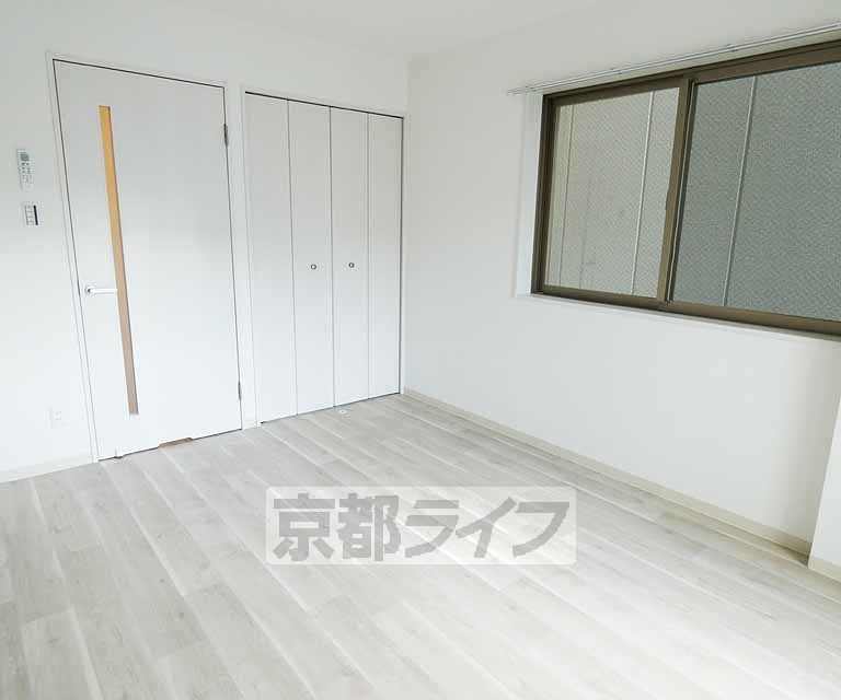居室・リビング　１０２号室写真