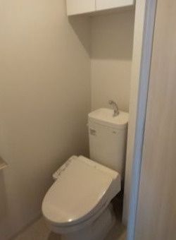 トイレ　別タイプ部屋　参考写真です