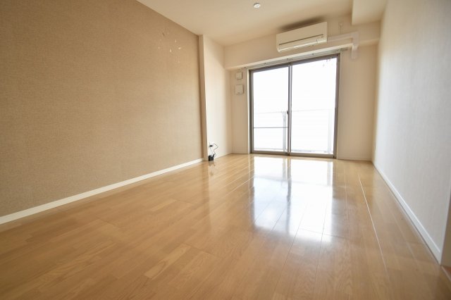 その他部屋・スペース　フローリングの色は部屋によって異なります