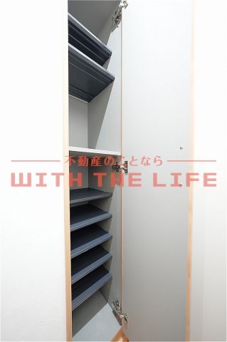 収納　※同建築会社施工の別物件の写真※ ※現状優先※