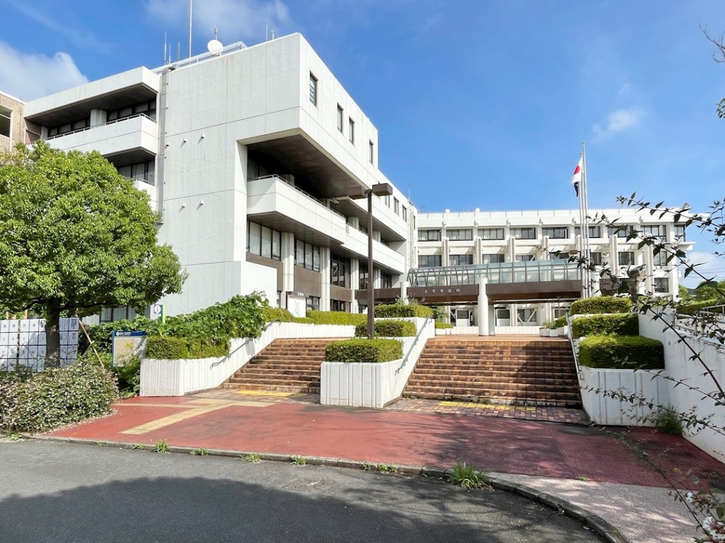 役所　多摩市役所（役所）まで535m