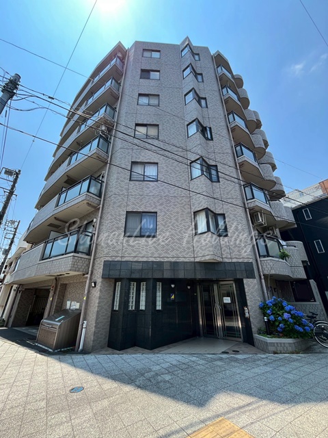 建物外観　鉄筋コンクリート造り♪