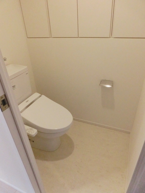 トイレ　※写真は同タイプ住戸です。