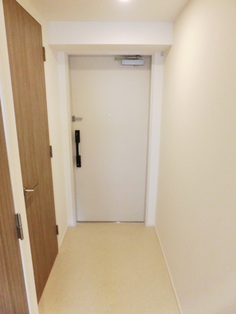 玄関　※写真は同タイプ住戸です。