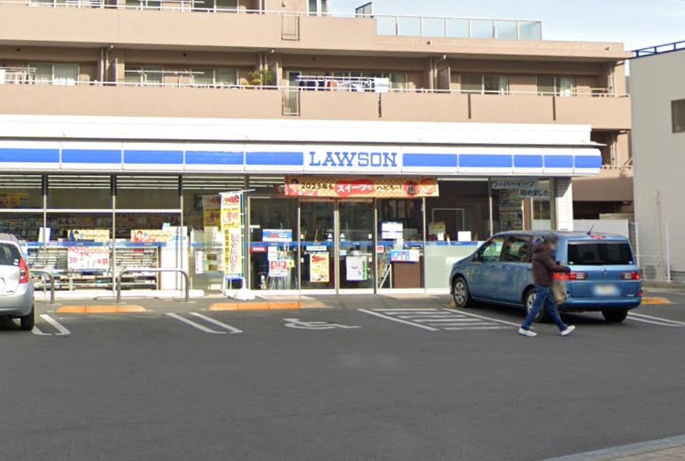 コンビニ　ローソン 茅ヶ崎駅幸町店（コンビニ）まで151m