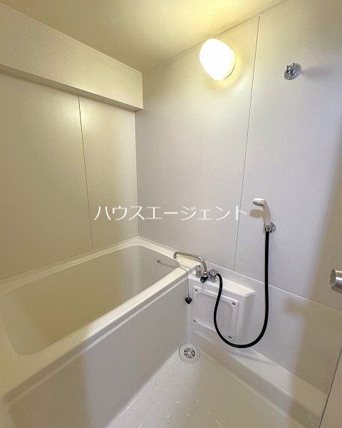 バス・シャワールーム　バストイレ別です。