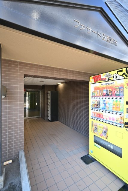 エントランス　ゆとりのあるエントランスです