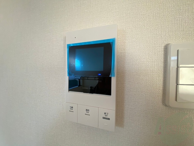 セキュリティ　ＴＶモニター付インターホンです。来客者の顔が見えるので安心！