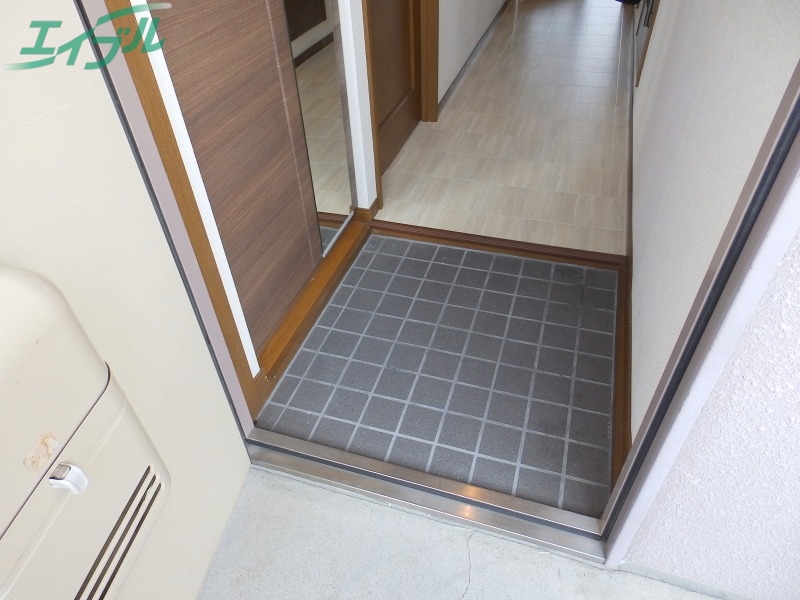 玄関　別部屋参考写真です