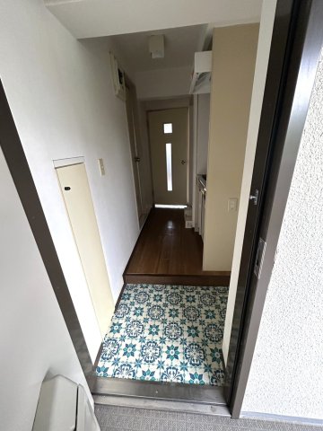 玄関　玄関写真
