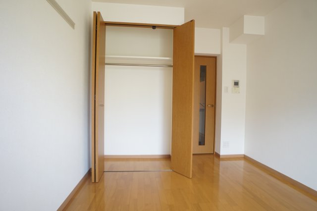 収納　クローゼットでたっぷり収納出来ますよ