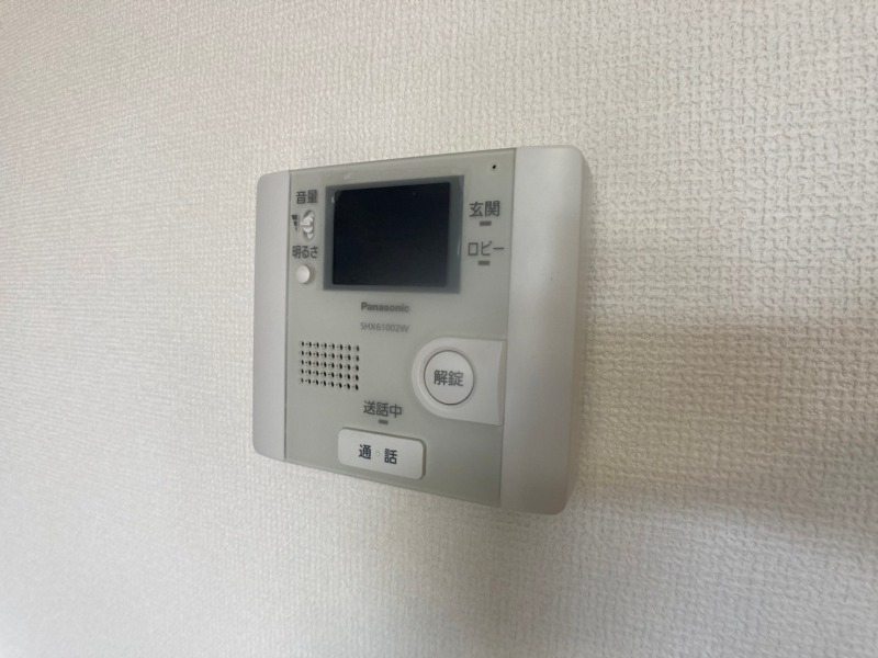 セキュリティ　ＴＶモニター付インターホンです。来客者の顔が見えるので安心！