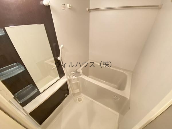 バス・シャワールーム　浴室乾燥機付きバス！