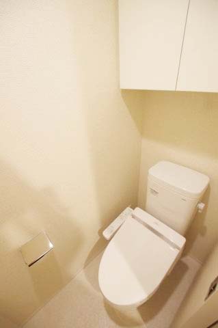 トイレ　★トイレ内の上部収納あり★