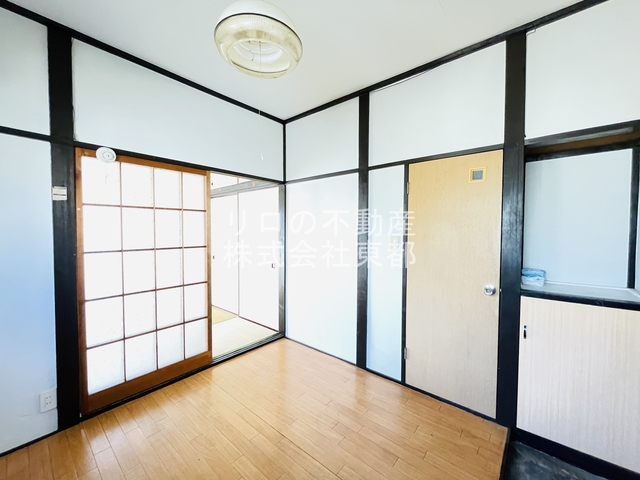 居室・リビング　キッチンひろびろ、自炊派におすすめのお部屋です♪
