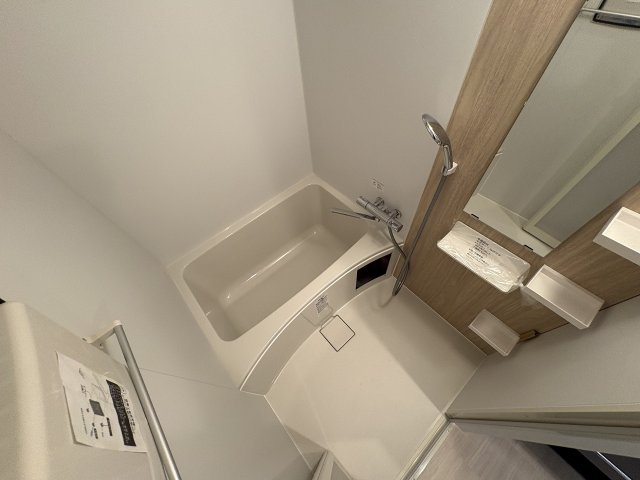 バス・シャワールーム　コンパクトで使いやすいお風呂です