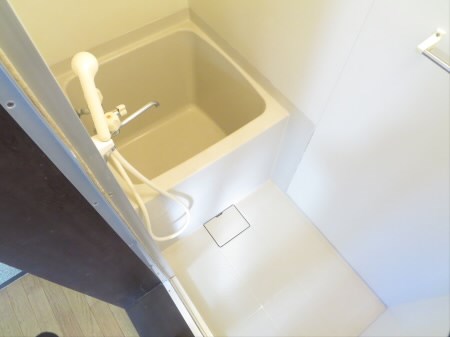 バス・シャワールーム　※別部屋の写真です