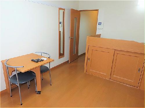 居室・リビング　ハイベッドタイプのお部屋です