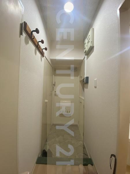 玄関　※他のお部屋の写真です。