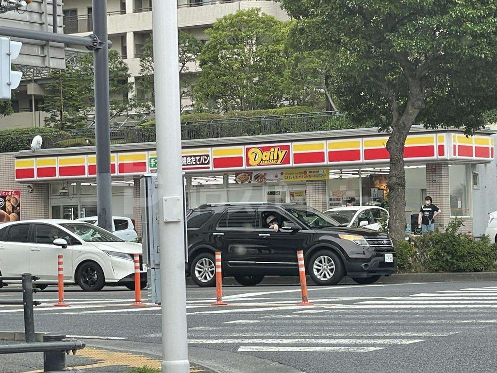 コンビニ　デイリーヤマザキ さいたま上落合店（コンビニ）まで660m