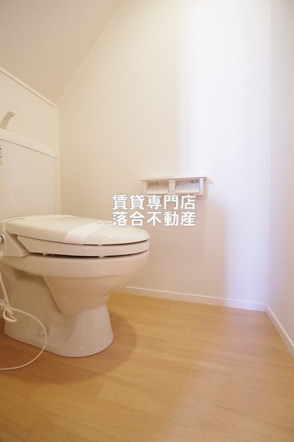 トイレ　暖房便座付き