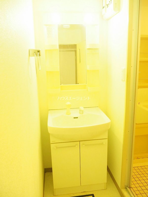 洗面設備　洗面台です。※参考画像