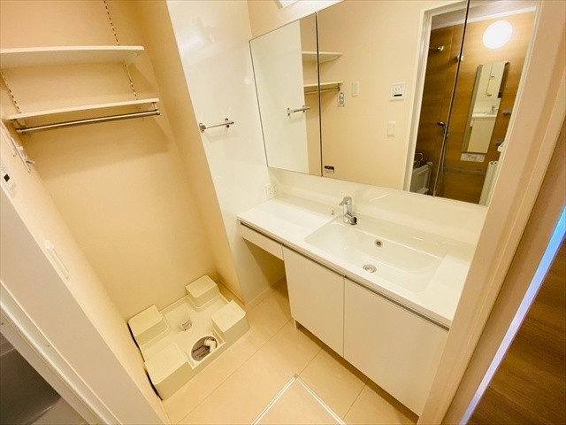洗面設備　同一建物内２０５号室内装写真転載