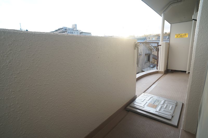 バルコニー　※別号室の参考写真です