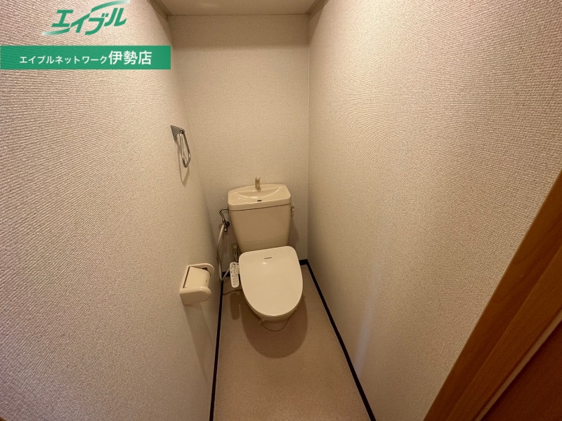 トイレ　同型参考写真