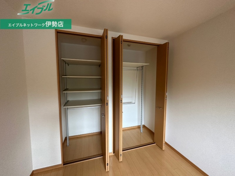 収納　同型参考写真