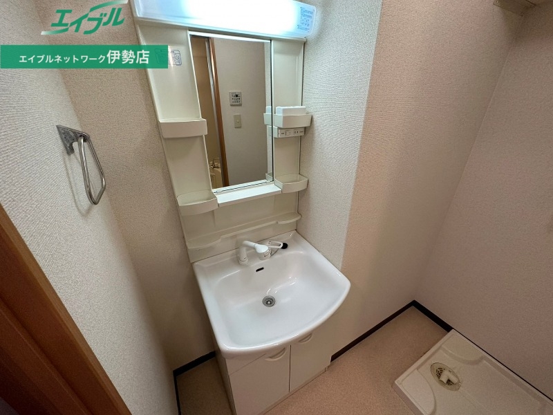 洗面設備　同型参考写真