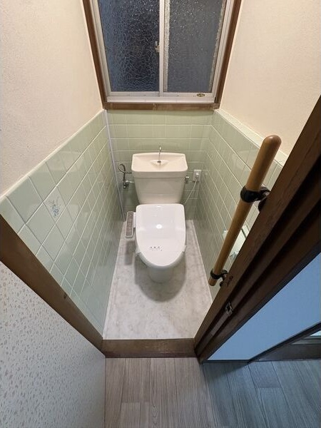 山陽電鉄本線 板宿駅 徒歩25分 2階建 築55年のトイレ写真