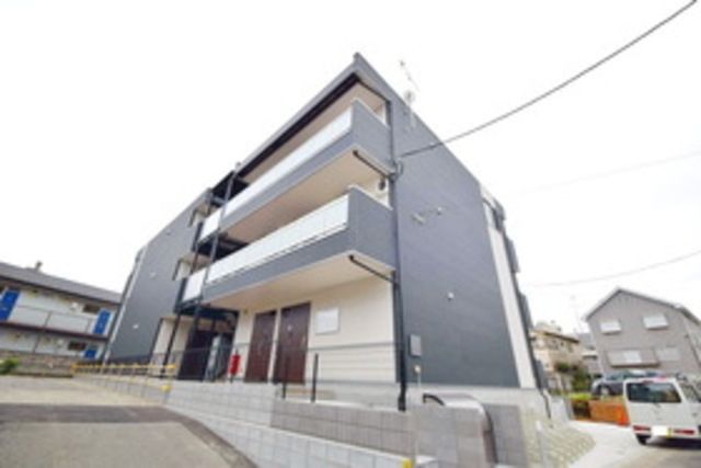 建物外観　駅徒歩3分