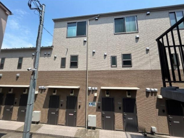 建物外観　家賃1ヶ月無料。なるたけお得に済ませたいならオススメ