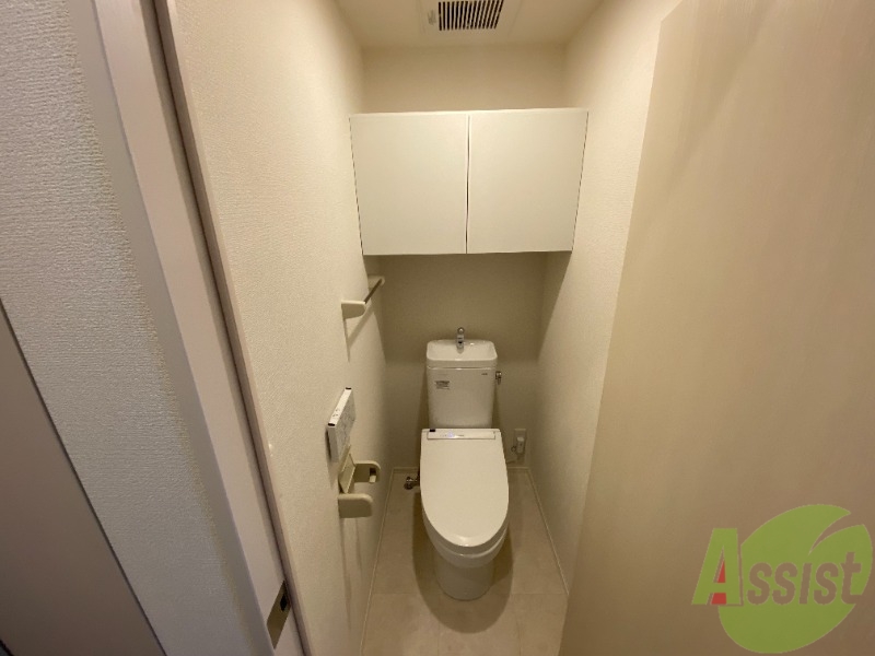 トイレ　トイレはウォシュレット機能付きです。安心して使用できますね。