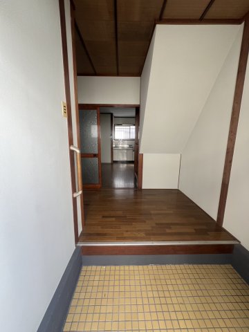 西舞子8丁目戸建の玄関写真