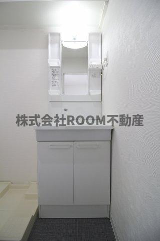 洗面設備　独立洗面台です