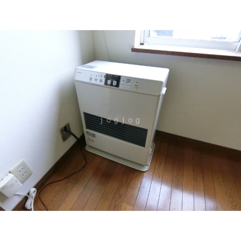 その他設備　冬はあったか石油ストーブです。