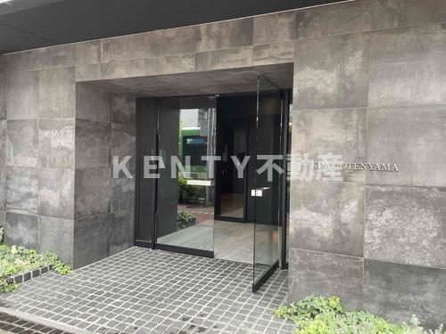エントランス　建物の内部です