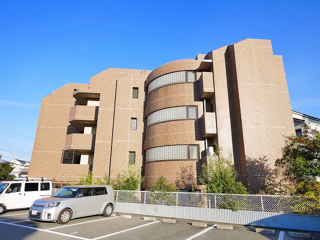建物外観　外観は落ち着いています