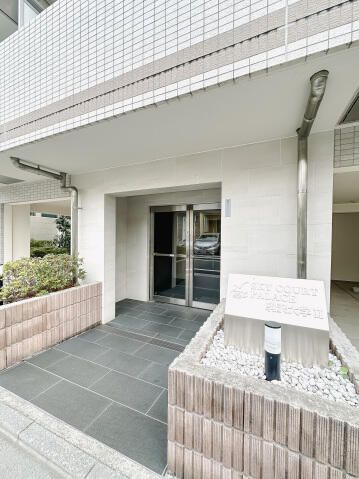 東急田園都市線 駒沢大学駅 徒歩11分 4階建 築10年の外観写真