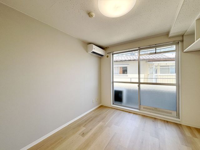 エレガンテ学園の居間写真