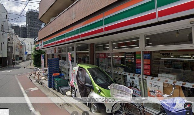 コンビニ　セブンイレブン（コンビニ）まで731m