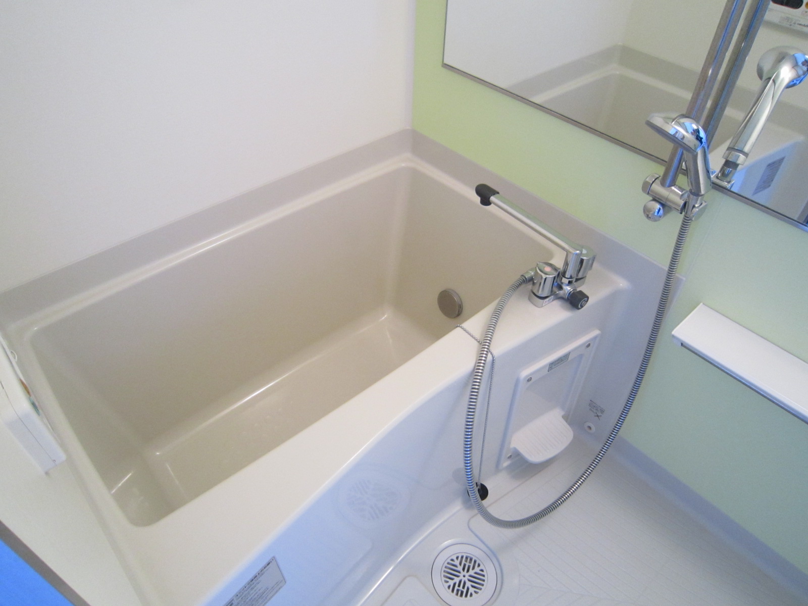 バス・シャワールーム　浴室乾燥・追い焚き機能付