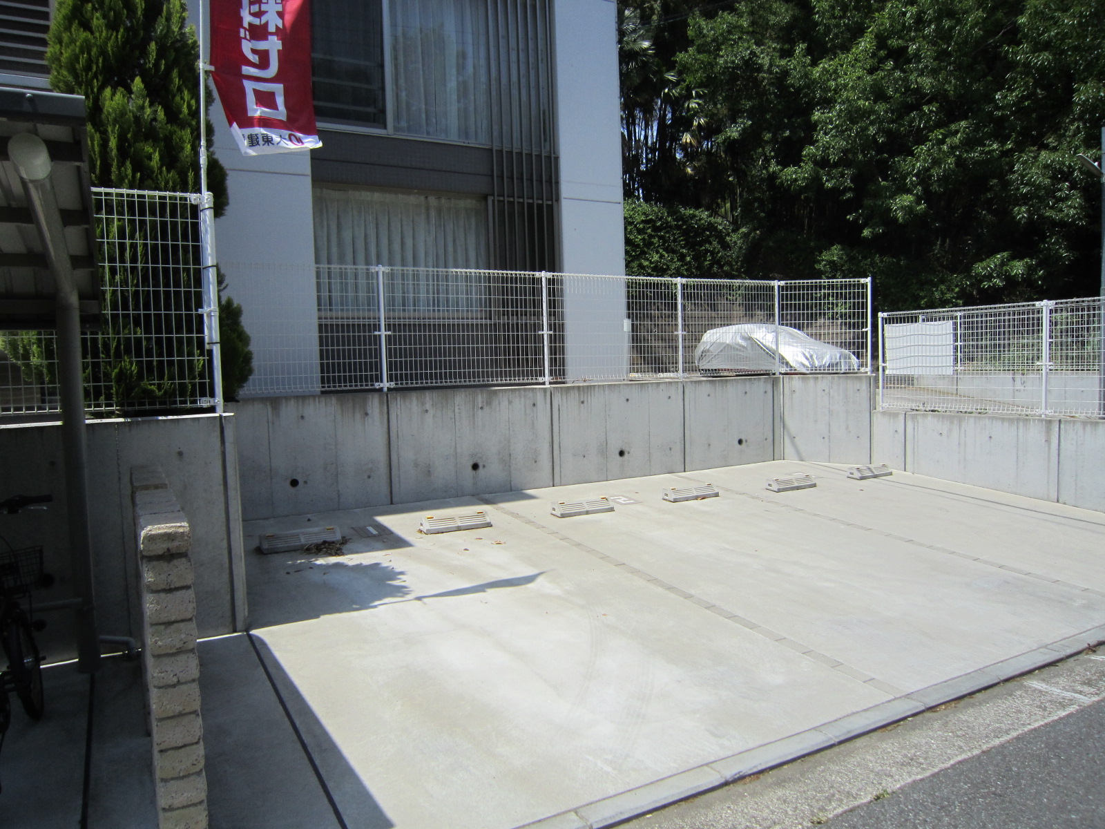 駐車場　敷地内駐車場