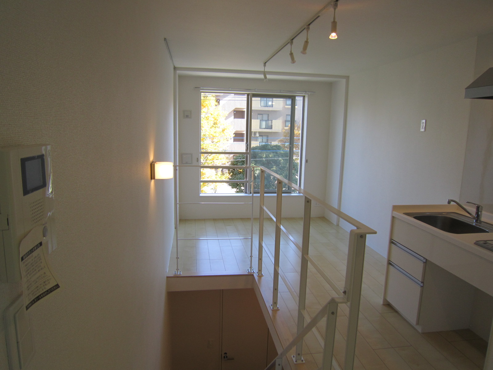 居室・リビング　室内