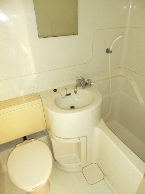 バス・シャワールーム　参考・302号室