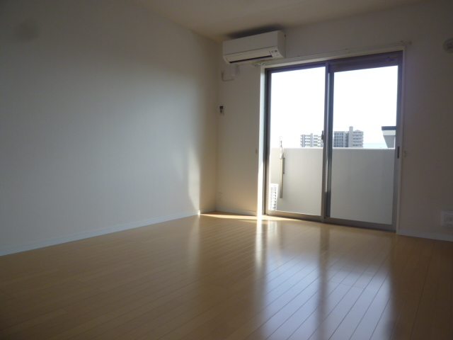 居室・リビング　明るいお部屋です